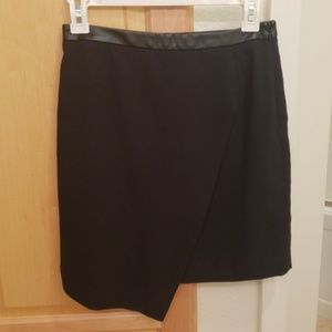 Forever 21 black assymetric skirt - xs
